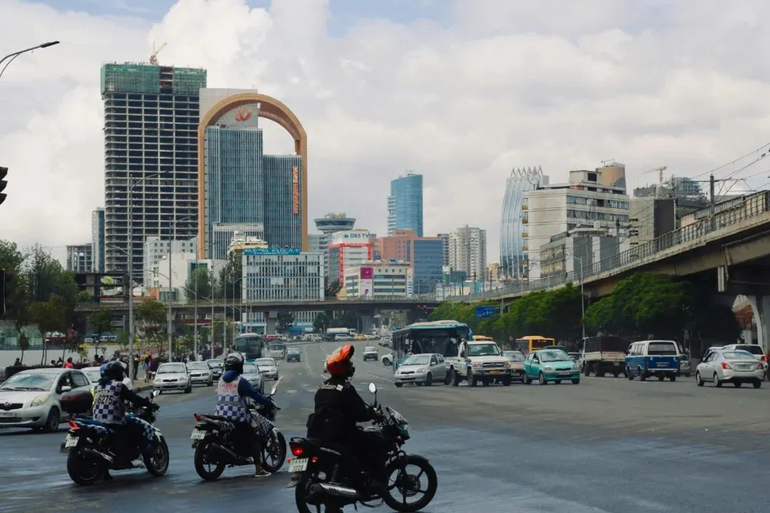裸辞去非洲,当代中国年轻人的搞钱新思路