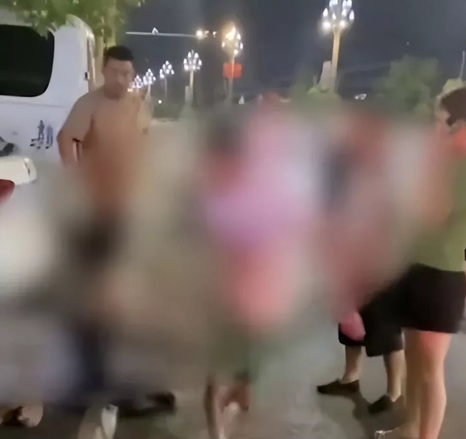 “一男子带12岁女孩开房”:涉事男子已抓获