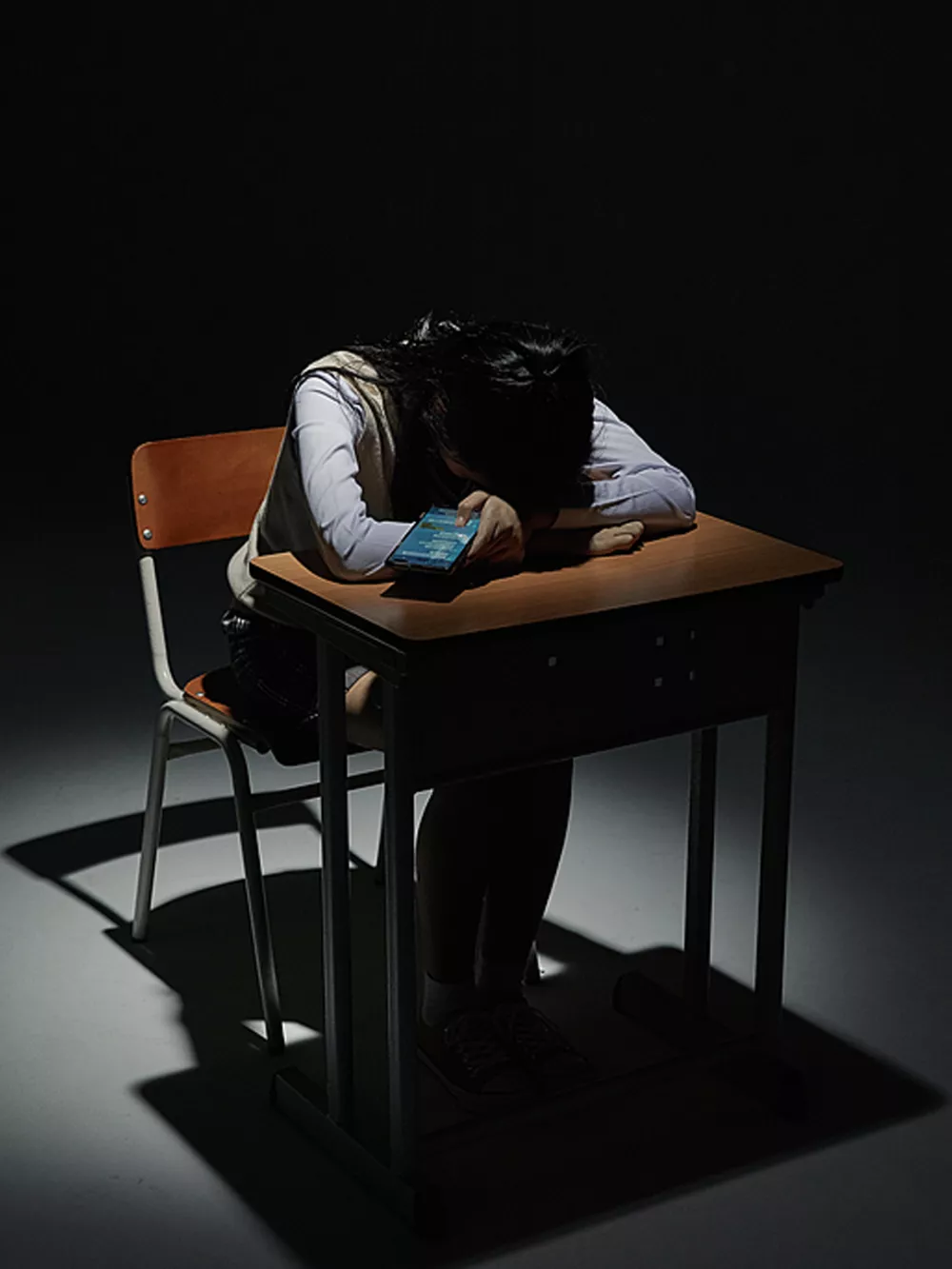 40万粉丝账号靠挂素人赚钱 受害者90%是未成年人