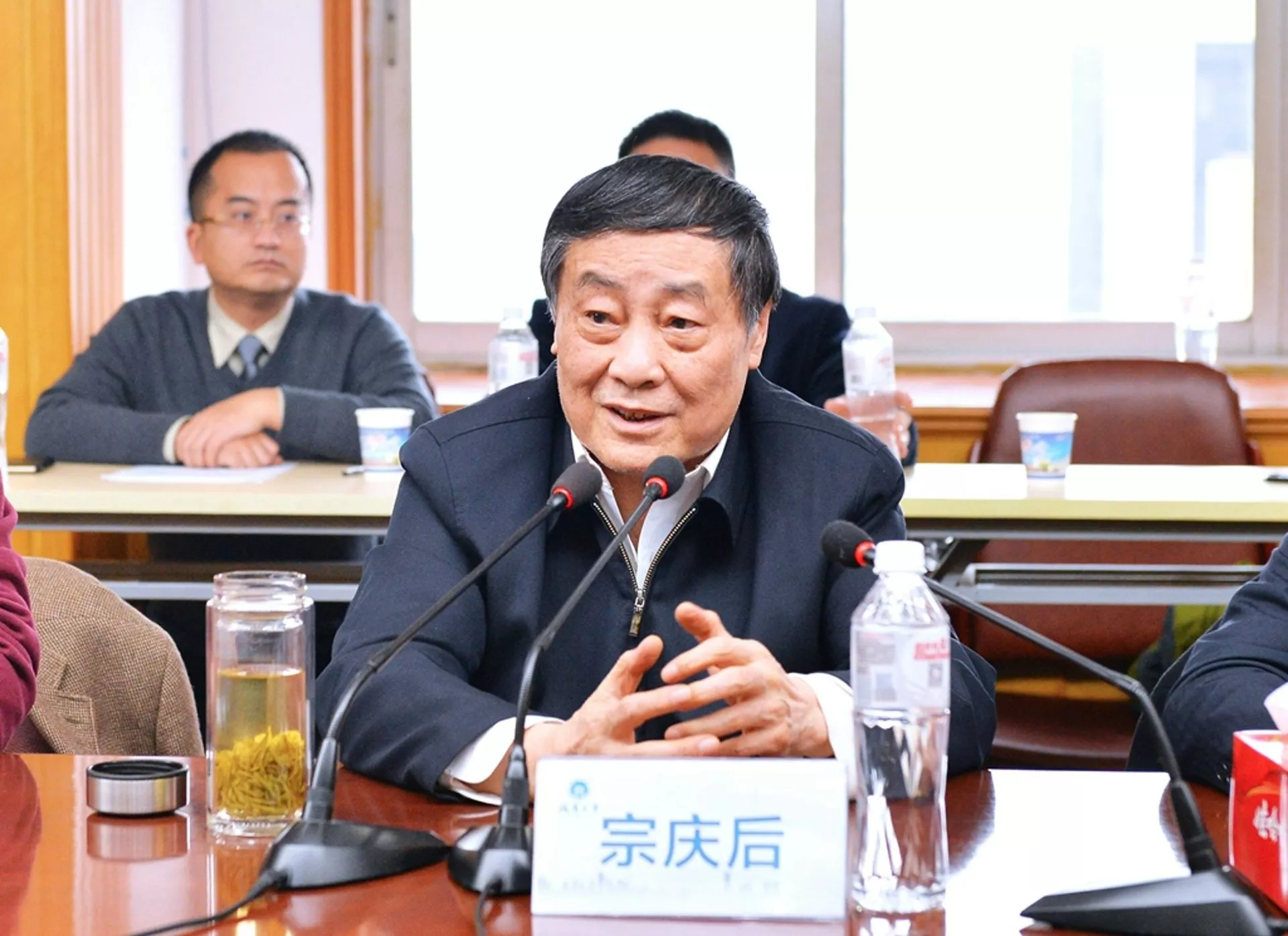 娃哈哈世纪遗产争夺战:3位“美国人”要求验DNA…