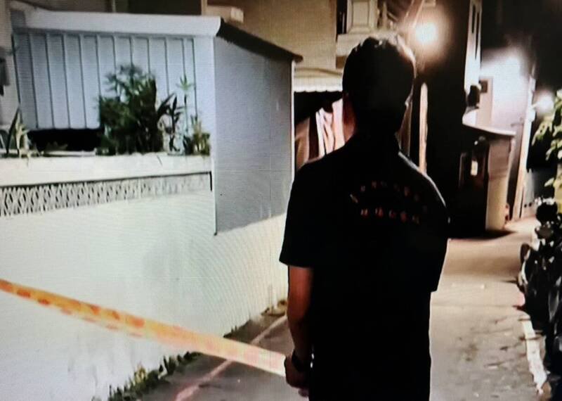 警方拉起封锁线采证。(民众提供) 警方拉起封锁线采证。(民众提供)