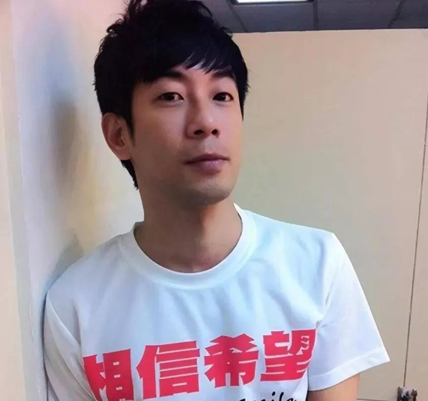 49岁男星失联12年！录节目受伤压迫神经半身瘫痪