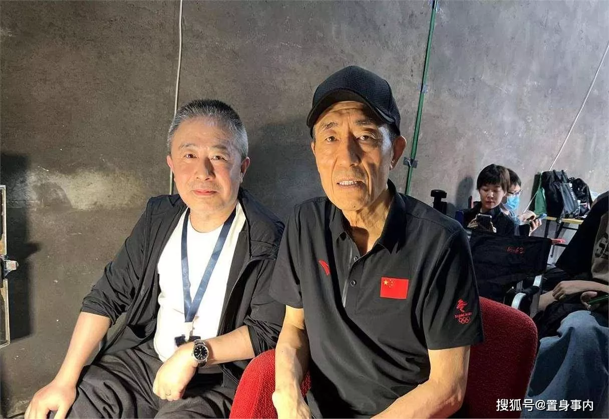 恩爱25年难抵现实残酷?陈婷把张艺谋熬成爹