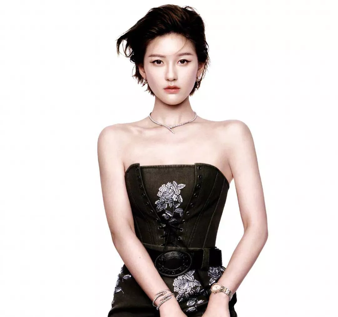 赵露思新封面撞脸张大大,千禧年妆容太非主流