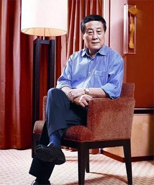 宗庆后全家福曝光,父母更宠爱孙子,宗馥莉坐一旁