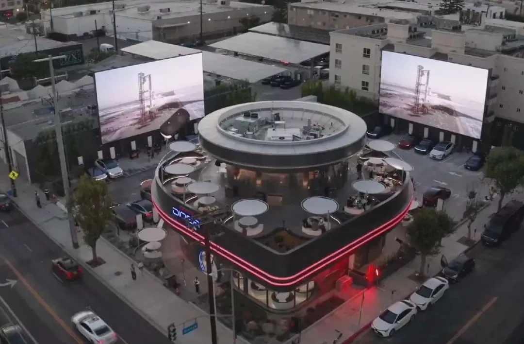 马斯克首家特斯拉餐厅将开业 融合充电 餐饮与影院体验