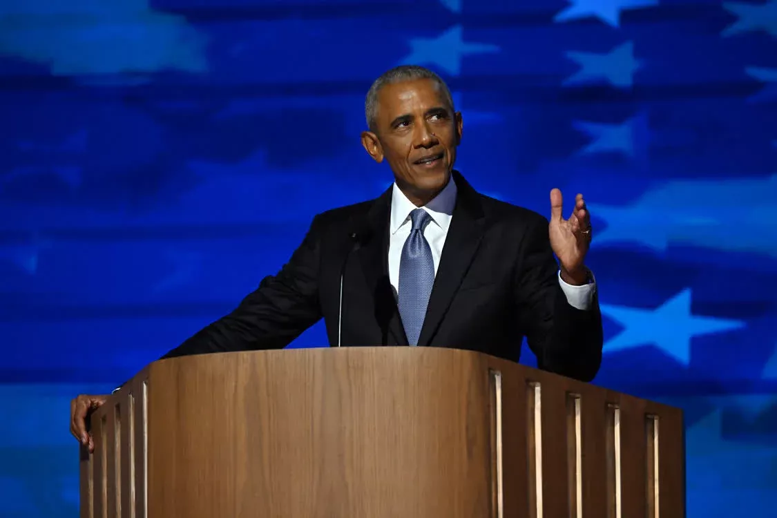 这是2024年8月20日在美国芝加哥拍摄的美国前总统奥巴马在民主党全国代表大会上发言。新华社记者李睿摄