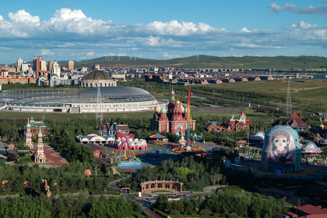 满洲里自1900年以来一直是中俄两国的主要边境口岸,当时俄罗斯在这里修建了一条铁路线,通过满洲里进入中国东北。