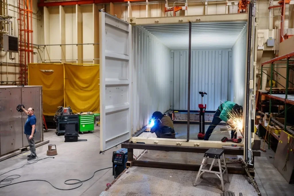 美国研制集装箱核弹库 战术核武器使用门槛或再降低