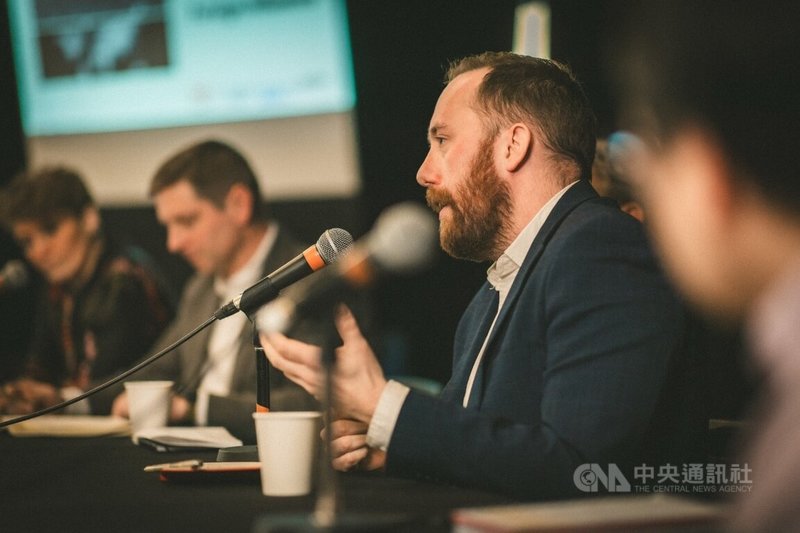 加拿大资深国安和科技调查记者林恩（Justin Ling）今年5月至台湾深度采访政治、国防和科技等一系列问题，其中研究了台湾的无人机产业发展，分析台湾面临的挑战与机遇。 （Justin Ling个人网站图片）中央社记者程爱芬温哥华传真 114年7月25日