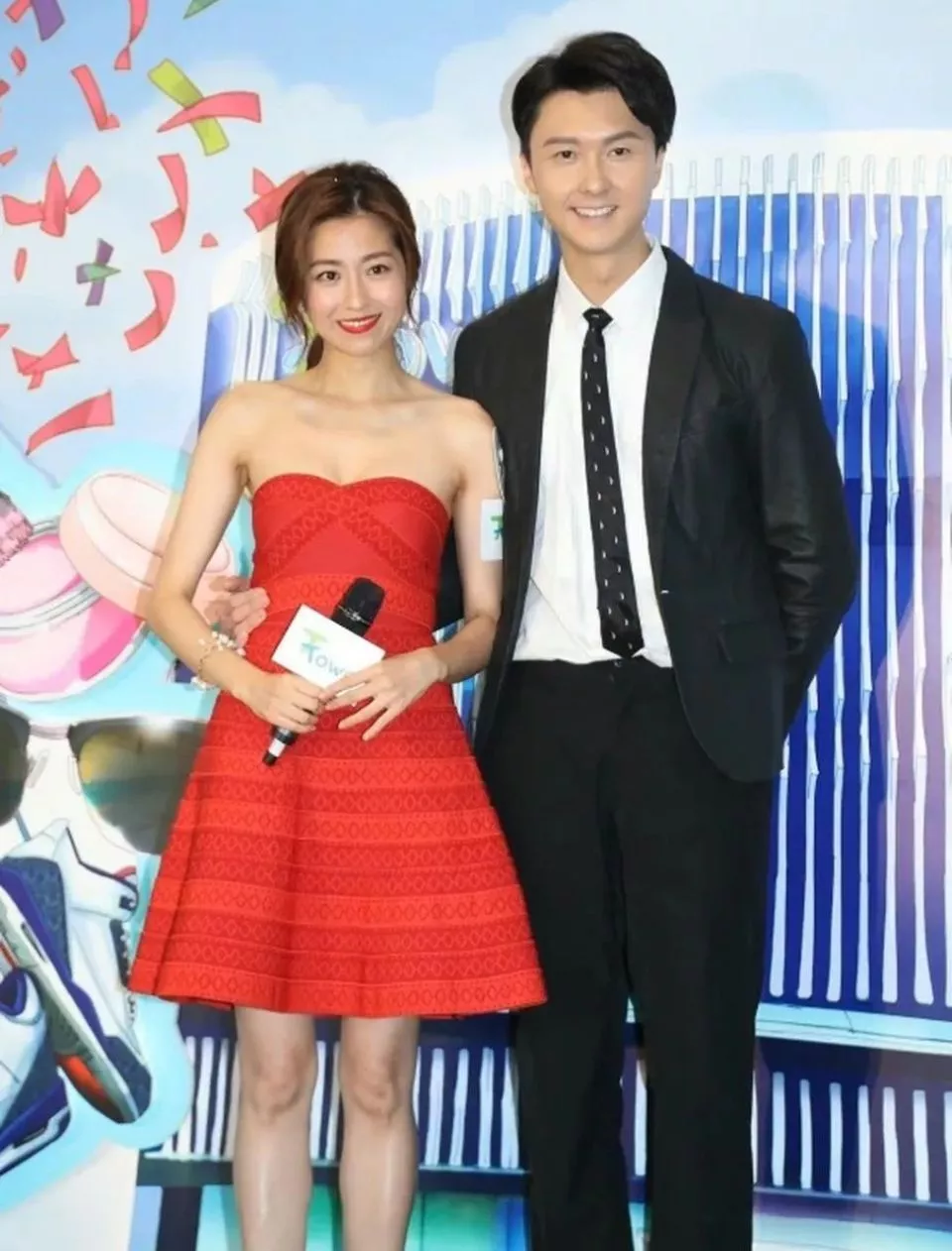 男方被爆出轨,女方当众黑脸,结果他俩没离婚?