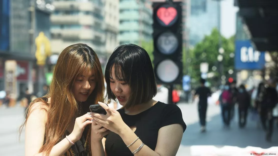 “捞女游戏”的本质：男人斗男人