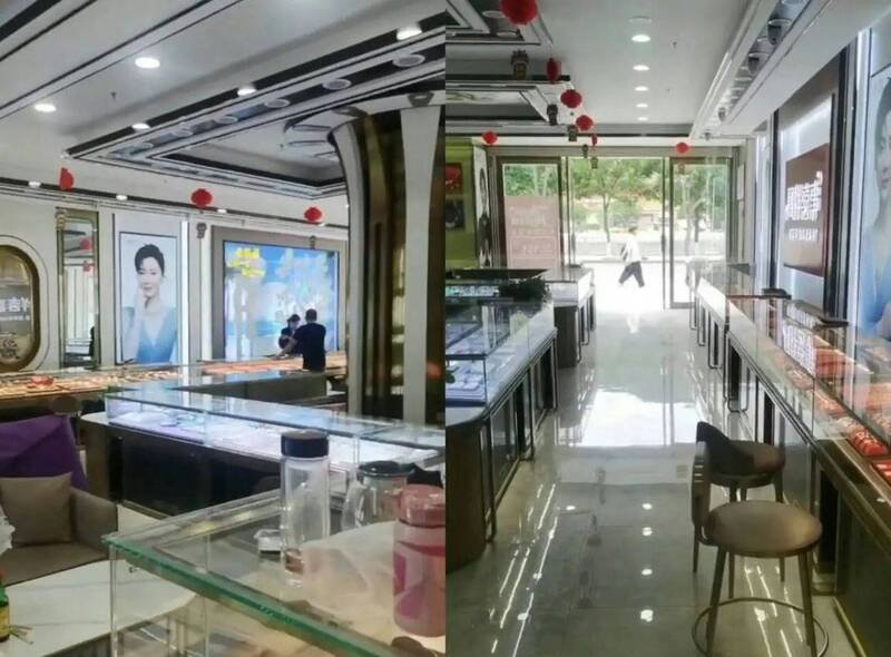 遭遇洪灾前,银楼的首饰都摆放在柜台。(撷取自极目新闻)
遭遇洪灾前,银楼的首饰都摆放在柜台。(撷取自极目新闻)