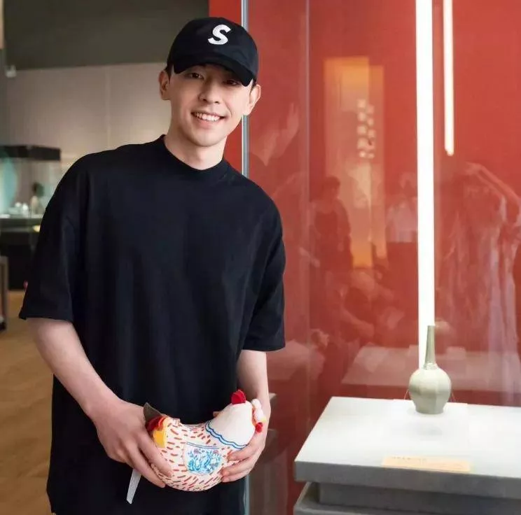 邓伦深夜独自到超市买菜,复出无望资源给了新人