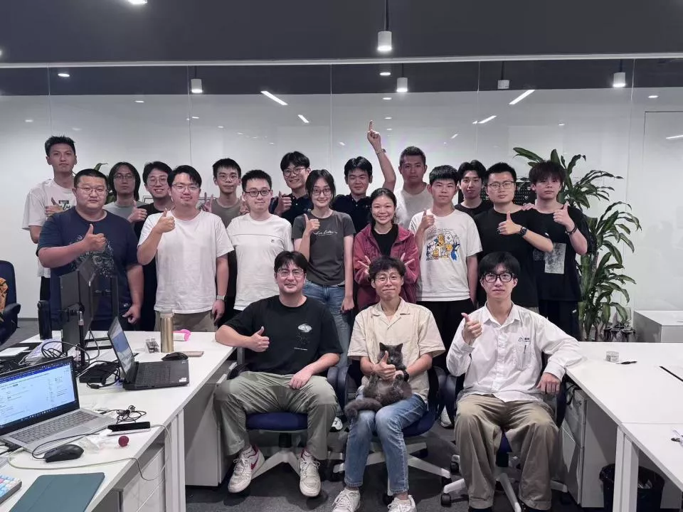 00后AI公司创始人：有人休学创业，有人放弃百万年薪