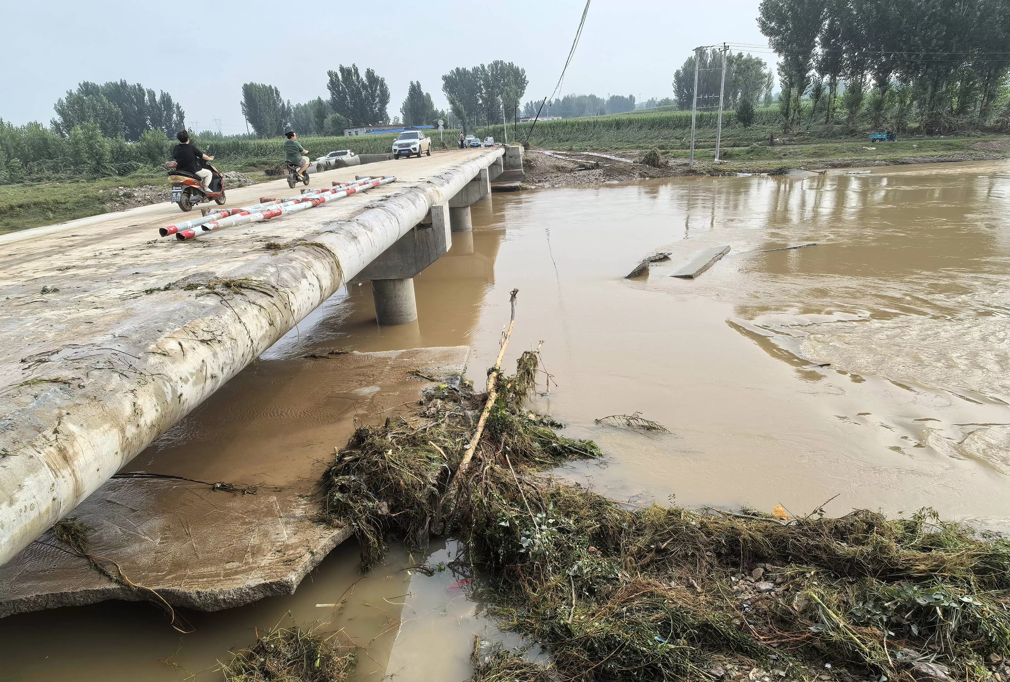 直击河北易县暴雨:“一天下完了一年的雨”