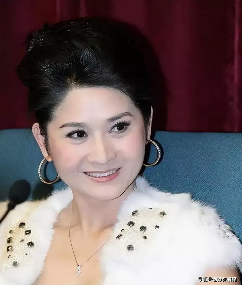 陪睡陪玩只是序章，明星揭秘圈中内幕