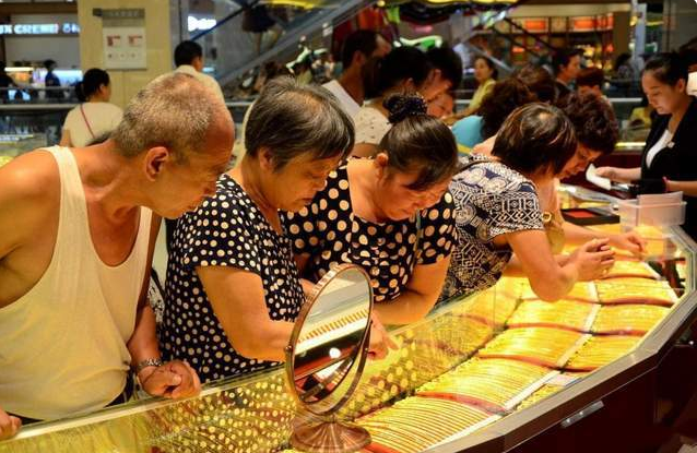 不妙!中国大妈纷纷“跑路” 不妙!中国大妈纷纷“跑路”