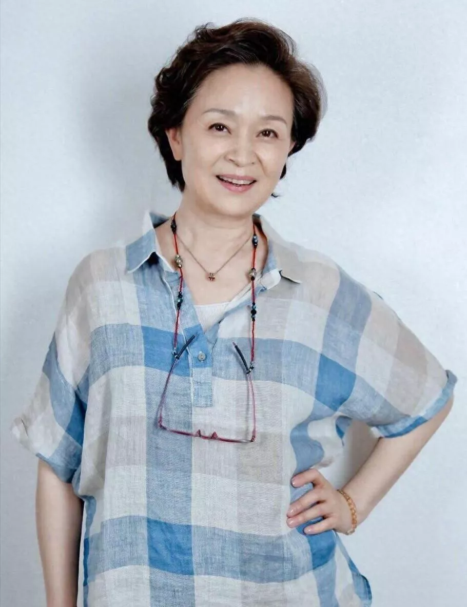 67岁刘莉莉现状:日本定居,离婚后再嫁富商生活美满