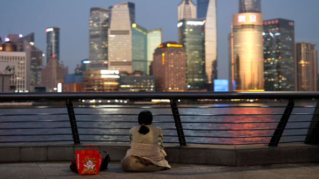 房子贬值 中年失业…他们选择“断臂求生”