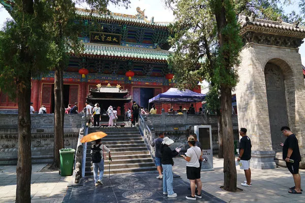 新住持上任少林寺扫铜臭味:扫码捐款和收费摊位没了