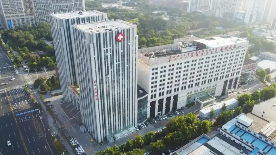 医院关停,医护埋单