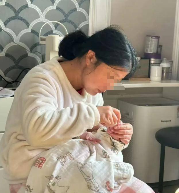 38岁上海导演失业后吃低保,老婆全职8年,吐槽连阿姨都请不起了