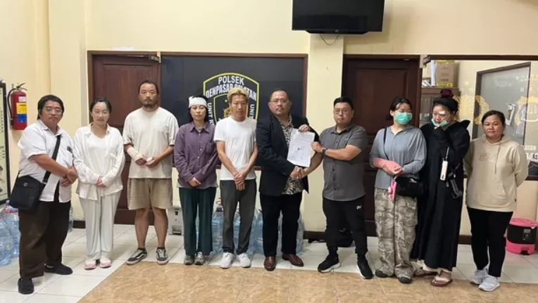 中国游客大闹巴厘岛!6人在餐厅“打成一团”挂彩