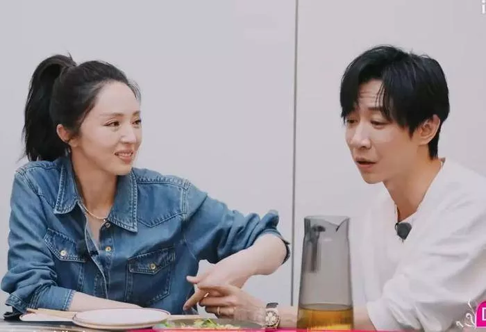 董璇张维伊连晕车呕吐都同步,笑谈结婚是梁静茹给的勇气