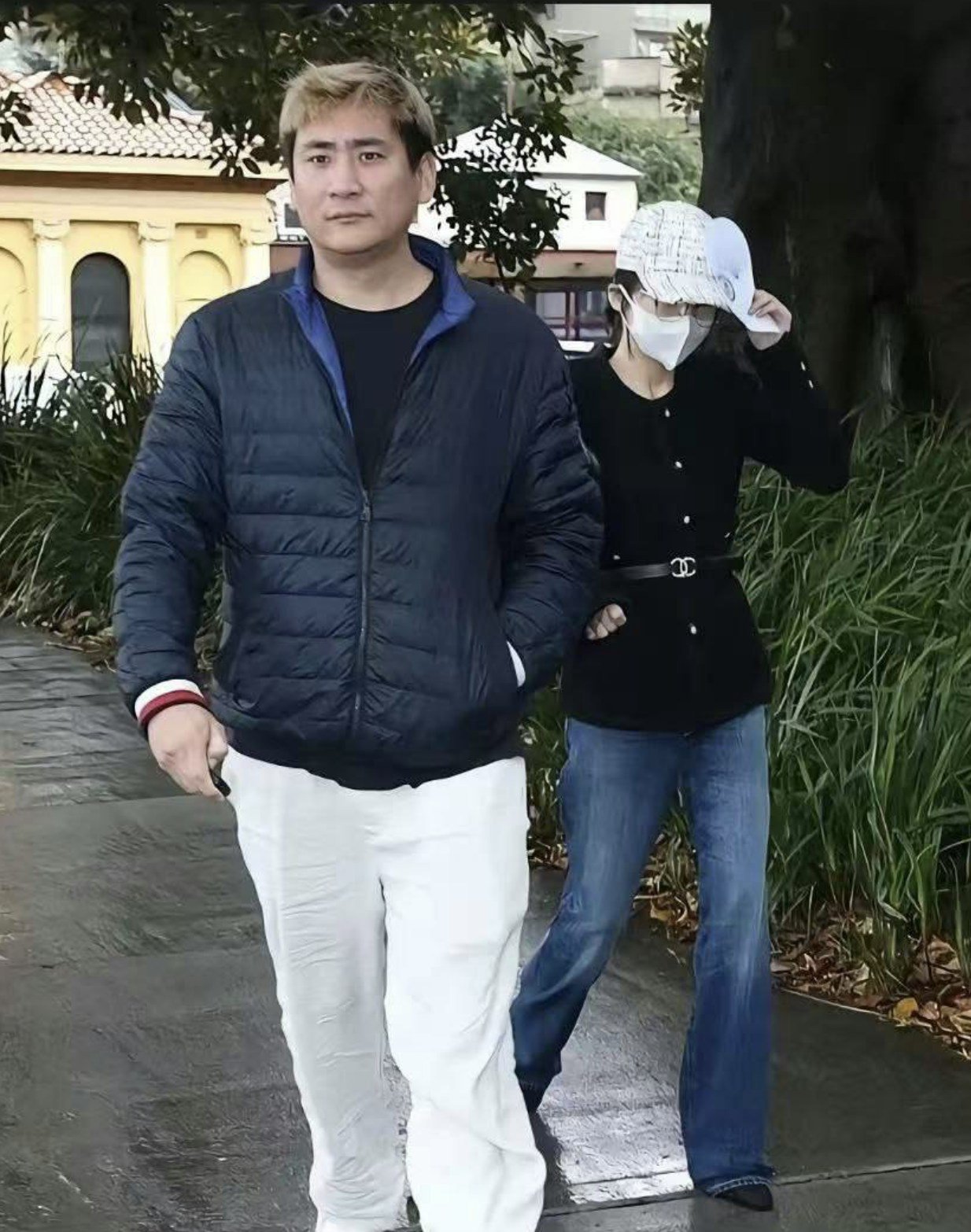 杨兰兰被捕后不发一语。 (X平台)