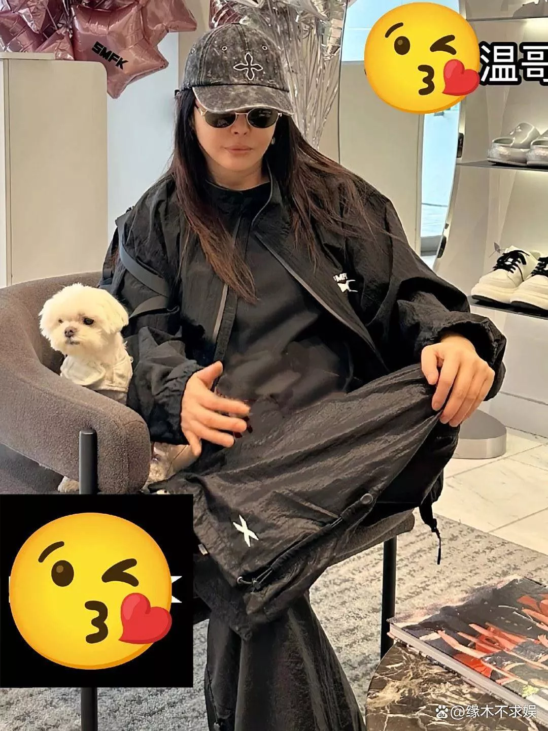 58岁王祖贤近照风格大变，穿潮牌踩桌子太飒气