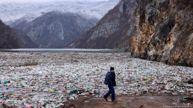 占全球1/3以上 中国是世界第一大塑料生产国 占全球1/3以上 中国是世界第一大塑料生产国