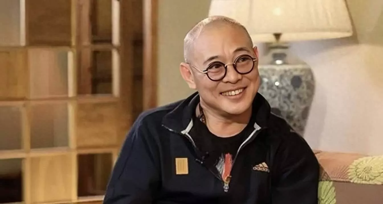 李连杰宣布37岁大女儿结婚,赠送价值30万汽车做嫁妆