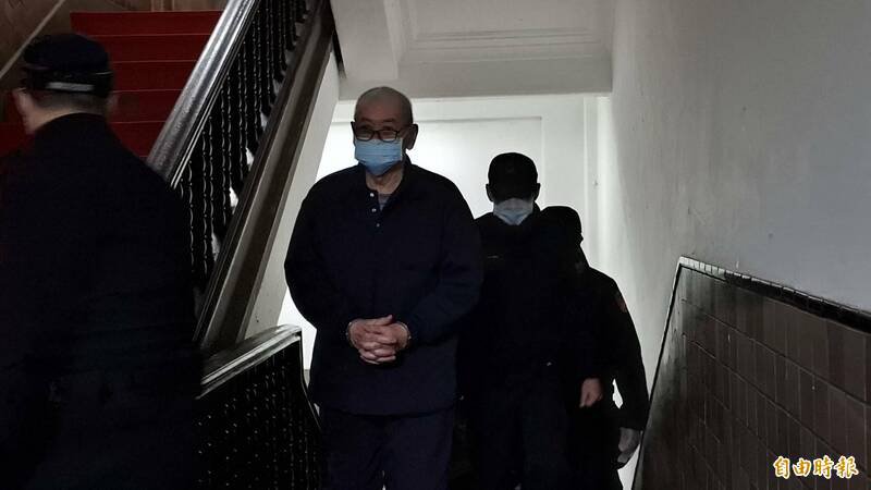 陸軍中將副指揮官退役的高安國被羈押,高等法院10月23日上午宣判。(記者楊國文攝) 陆军中将副指挥官退役的高安国被羁押,高等法院10月23日上午宣判。 (记者杨国文摄)