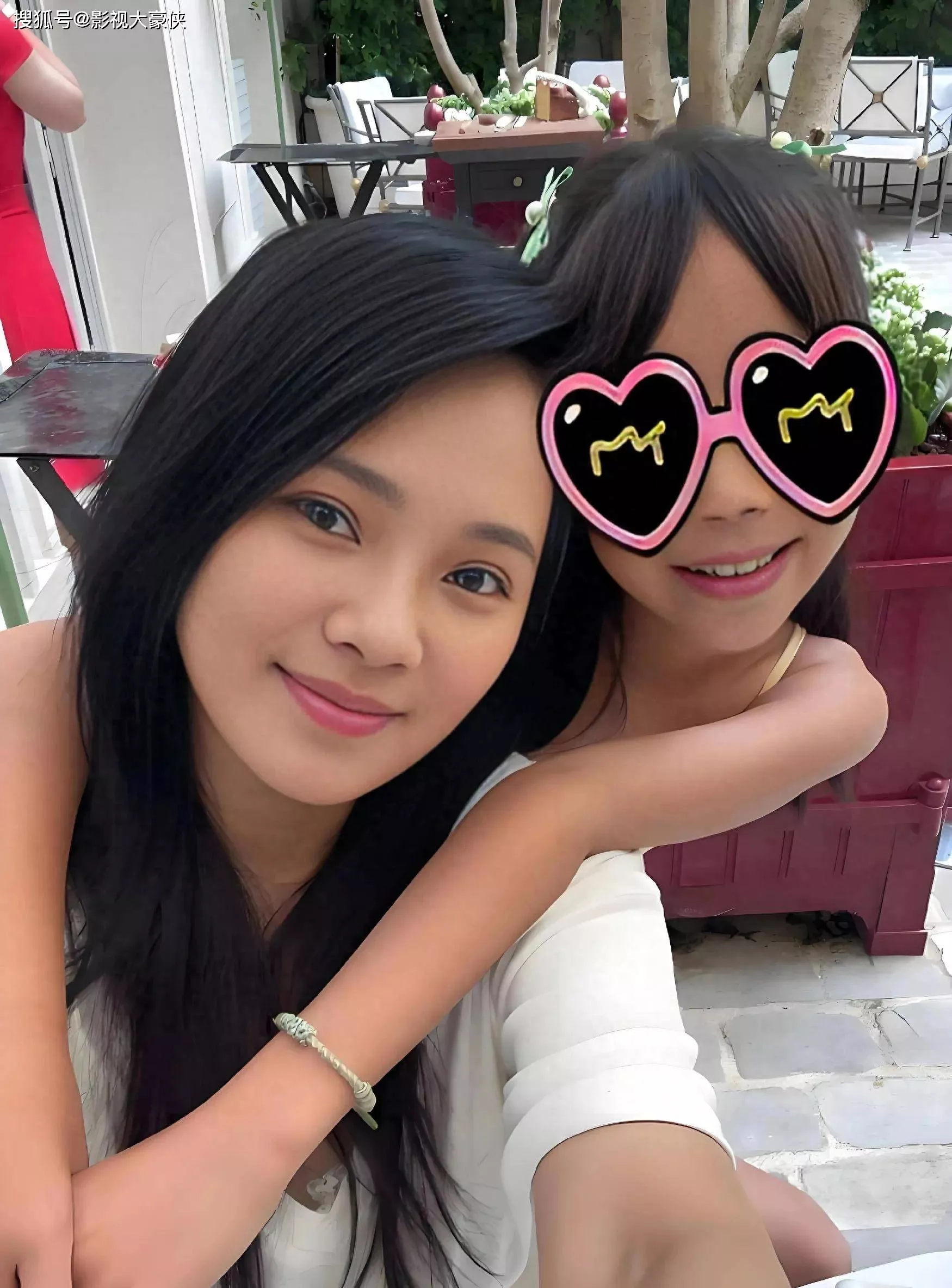 伊能静带女儿旅行,9岁小姑娘更像爸爸了!