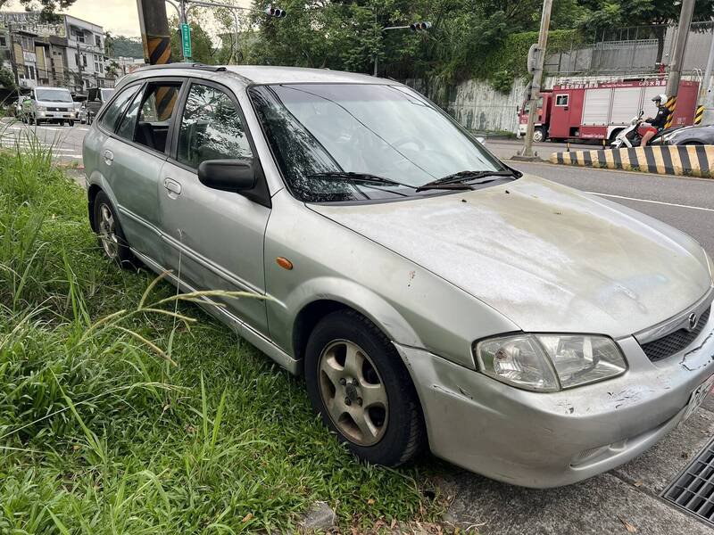 叶男开车逃到三峡闹区被拦下。（记者徐圣伦翻摄）