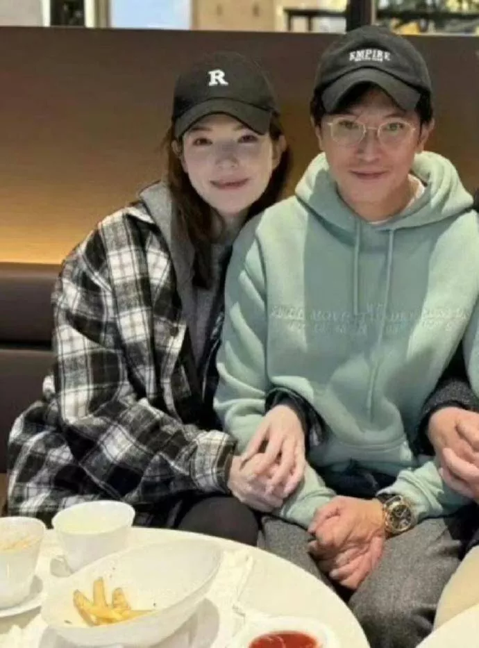 内娱最帅星二代预定？许玮甯邱泽生下男宝