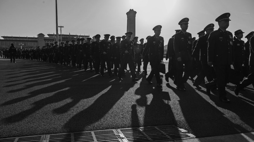 美媒:中共軍隊高層震盪 習近平犯台底氣不足