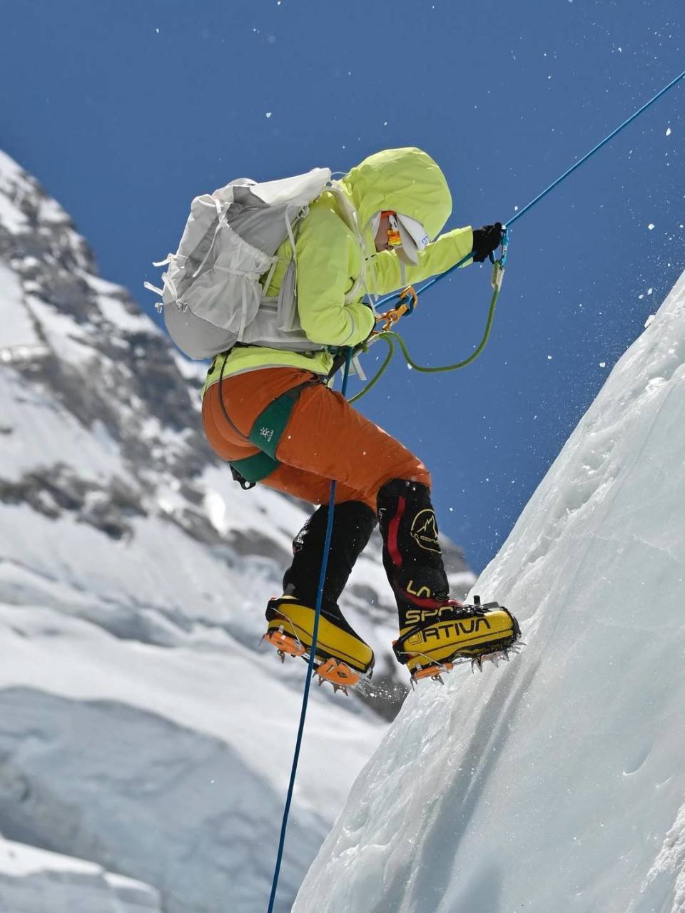 曾在珠峰顶倒立20秒 她成功登顶世界第二高峰后遇难