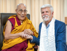 北京宣布与捷克总统绝交 捷克总统府一句话打脸