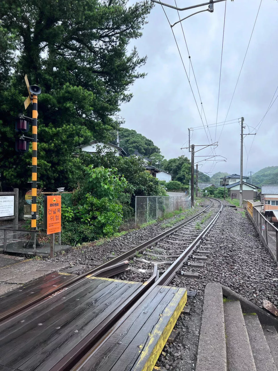 中国女游客在日本打卡地拍照被列车撞击身亡