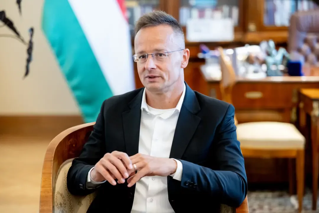 ·匈牙利外交部长西雅尔多。