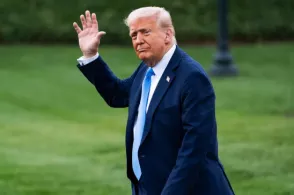 特朗普宣布:暂不针对中国购买俄油加征关税