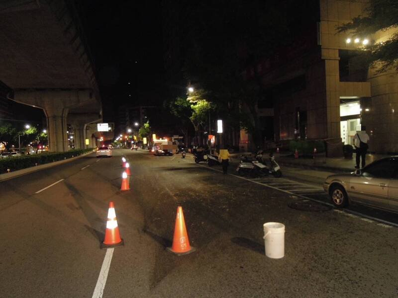 警方到场警戒。（民众提供）