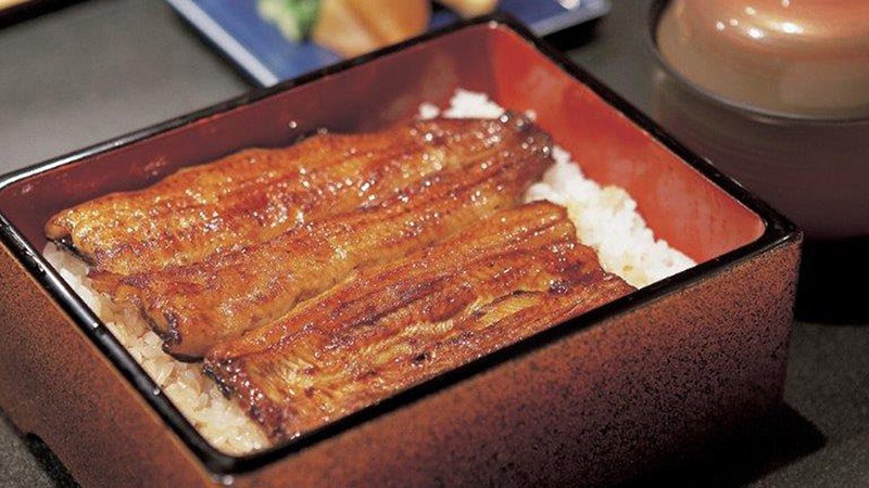 日本知名鰻魚飯老店,日本橋伊勢定提供的鰻魚飯便當。(日本橋伊勢定官方網站)