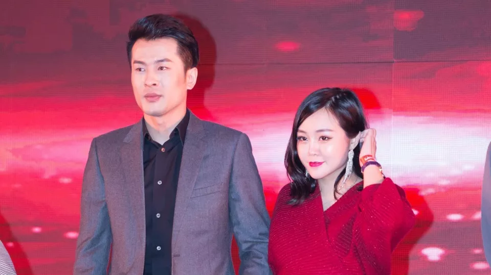 辛巴退网，确是一步一回头