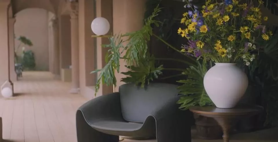 霍思燕北京新家曝光,占地3000平,院里养孔雀,这分明是庄园吧