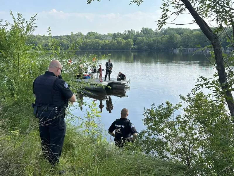 美渔民发现密西西比河底有车 意外破了58年前失踪案