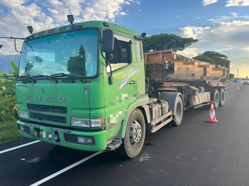 花莲县台11丙线东华大桥南下方向今（20）日清晨5点发生一起死亡车祸。（民众提供）