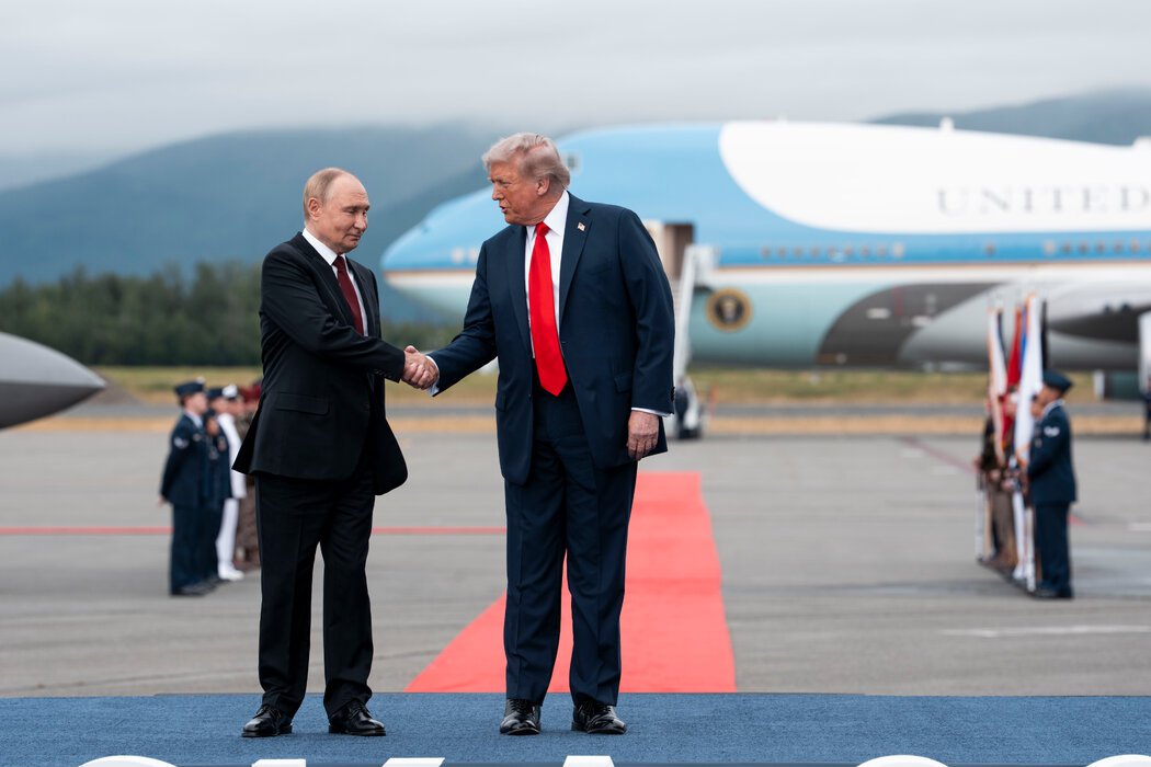 俄罗斯总统普京和特朗普上周五在安克雷奇的埃尔门多夫-理查森联合基地。